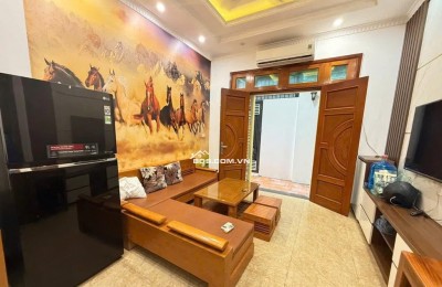 CHÍNH CHỦ BÁN NHÀ 5 TẦNG ĐẸP LONG LANH – Ô TÔ ĐỖ CỔNG – FULL NỘI THẤT – TỔ 15 THẠCH BÀN, LONG BIÊN